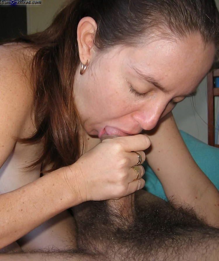 amateur giving blow job